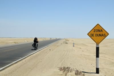 Při naší nejdelší cyklo výpravě po Jižní Americe 2009/2010 jsme nejdelší denní etapy jezdili v poušti severního Peru, zde například 206 km