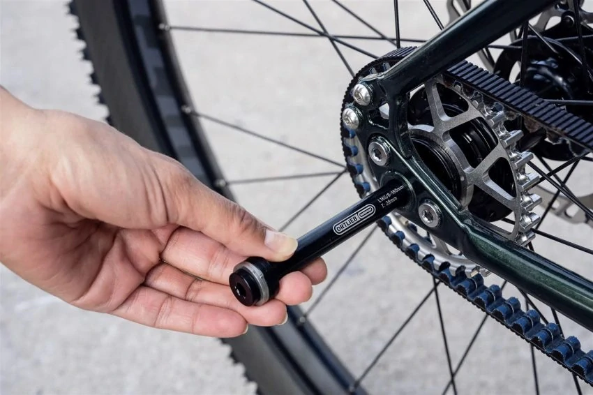 ORTLIEB Thru Axle M6-Connector - pevná osa pro připojení nosiče