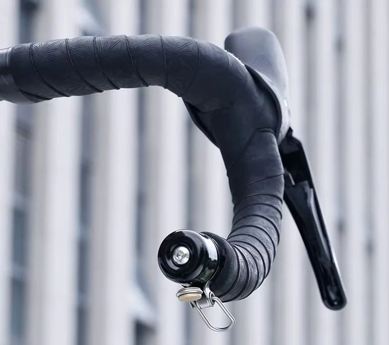 Elegantní celokovový zvonek do řídítek