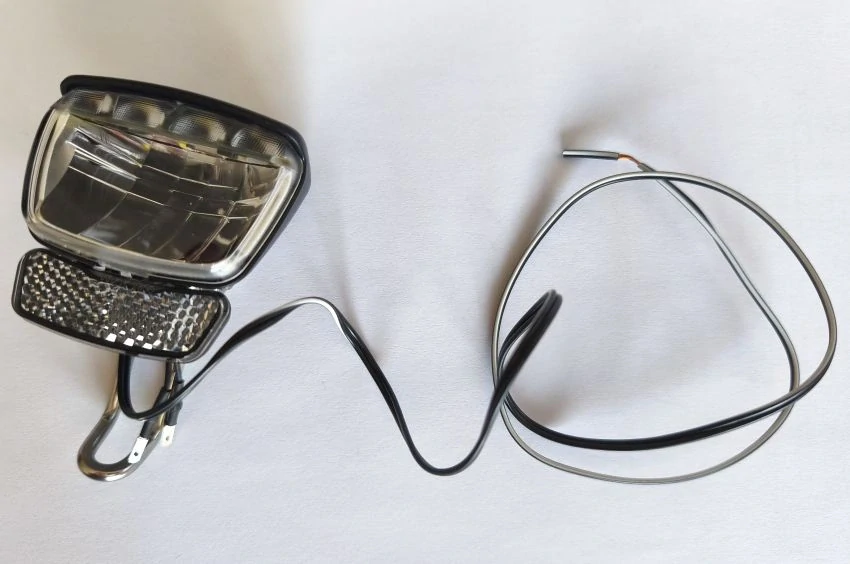 BUMM Lumotec Briq-S T senso plus - přední dynamové světlo