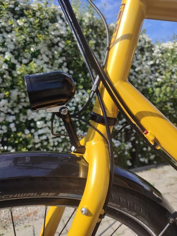 SON Ladelux - silné přední světlo s nabíjením