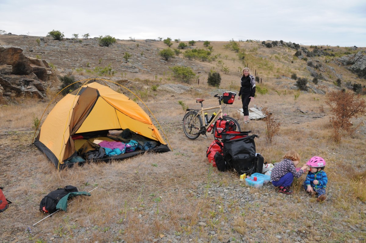 JUREK Midi - turistický stan pro větší zátěž