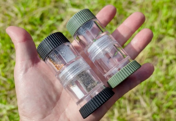 Cestovní nádobka na koření