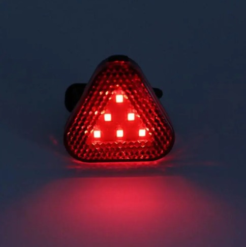 Zadní blikačka na kolo trojúhelník