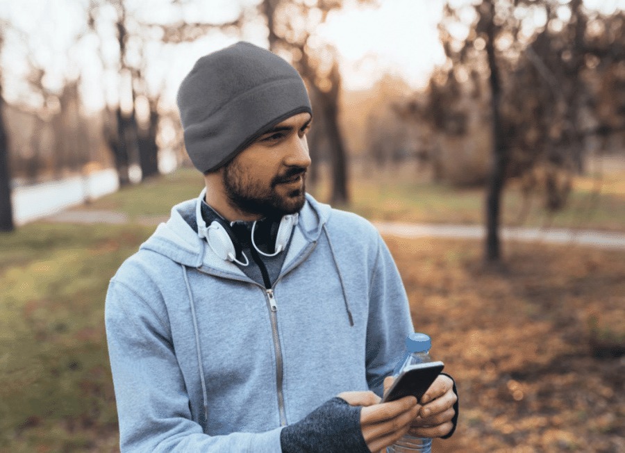 Lehká teplá fleecová čepice přes uši