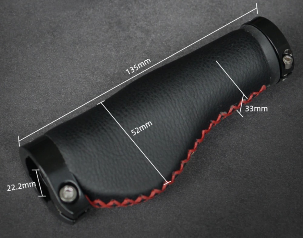 Černé kožené tvarované gripy s červeným šitím