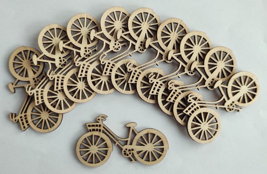 Dřevěné ozdoby s motivem kola 10 ks