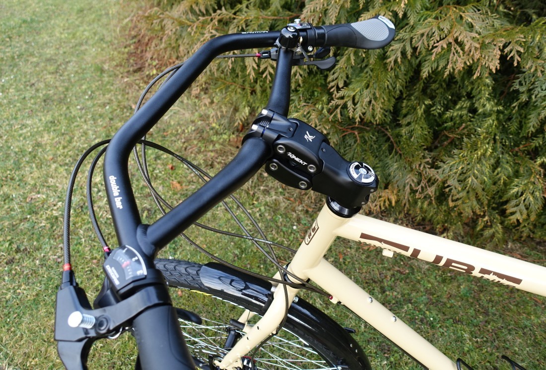 Otevřená cestovní řídítka s hrazdou