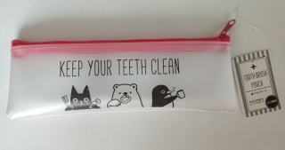 Malé cestovní pouzdro na kartáček a zubní pastu